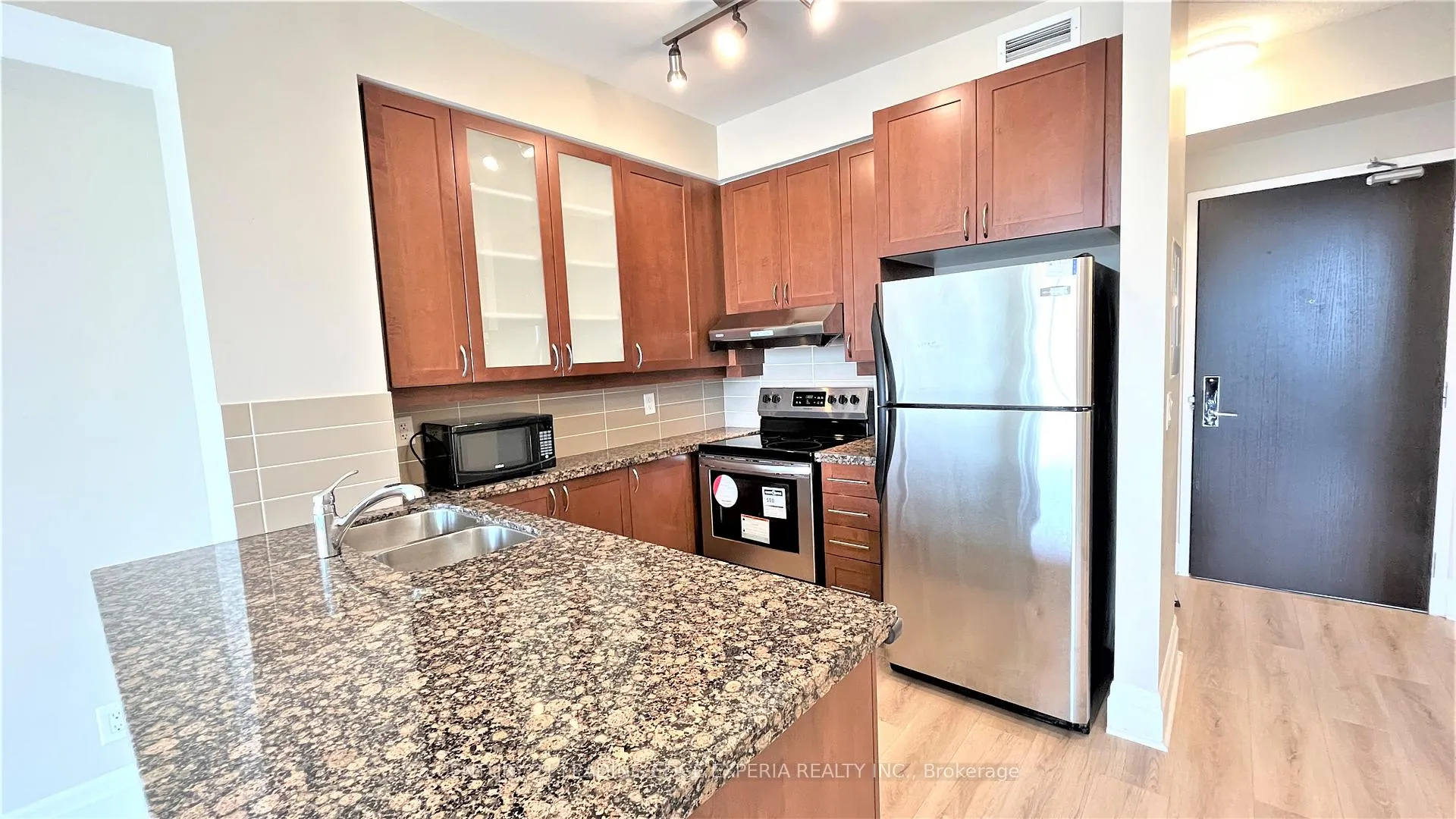Photo 5 of Unit 513, 39 Upper Duke Crescent, Markham, Unionville — HOMEH