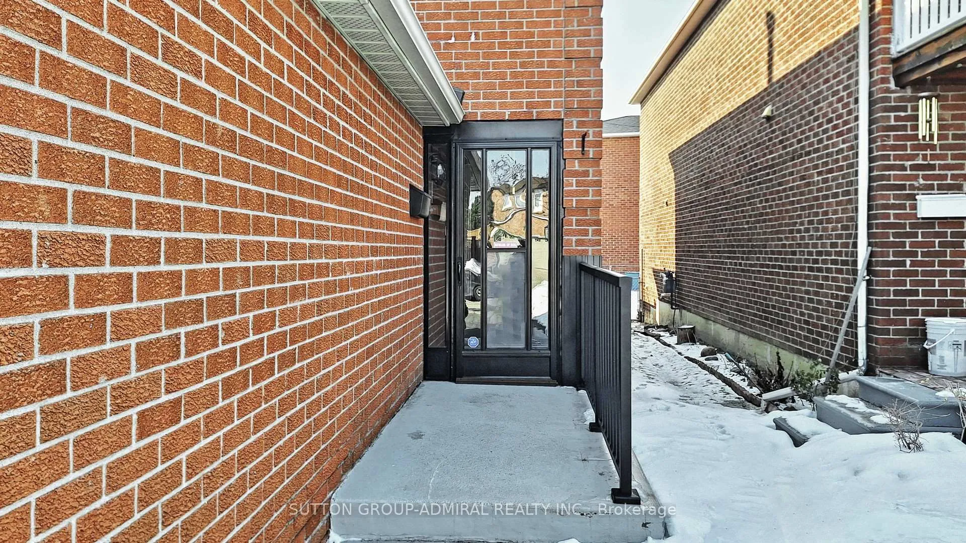Photo 2 of 44 Birch Meadow Outlook, Vaughan, East Woodbridge — HOMEH