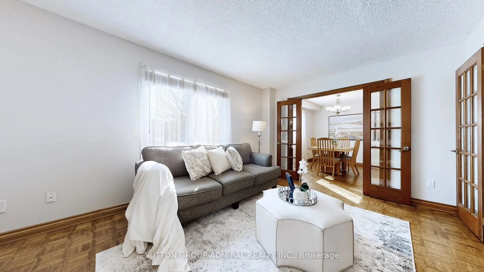 Photo 5 of 44 Birch Meadow Outlook, Vaughan, East Woodbridge — HOMEH