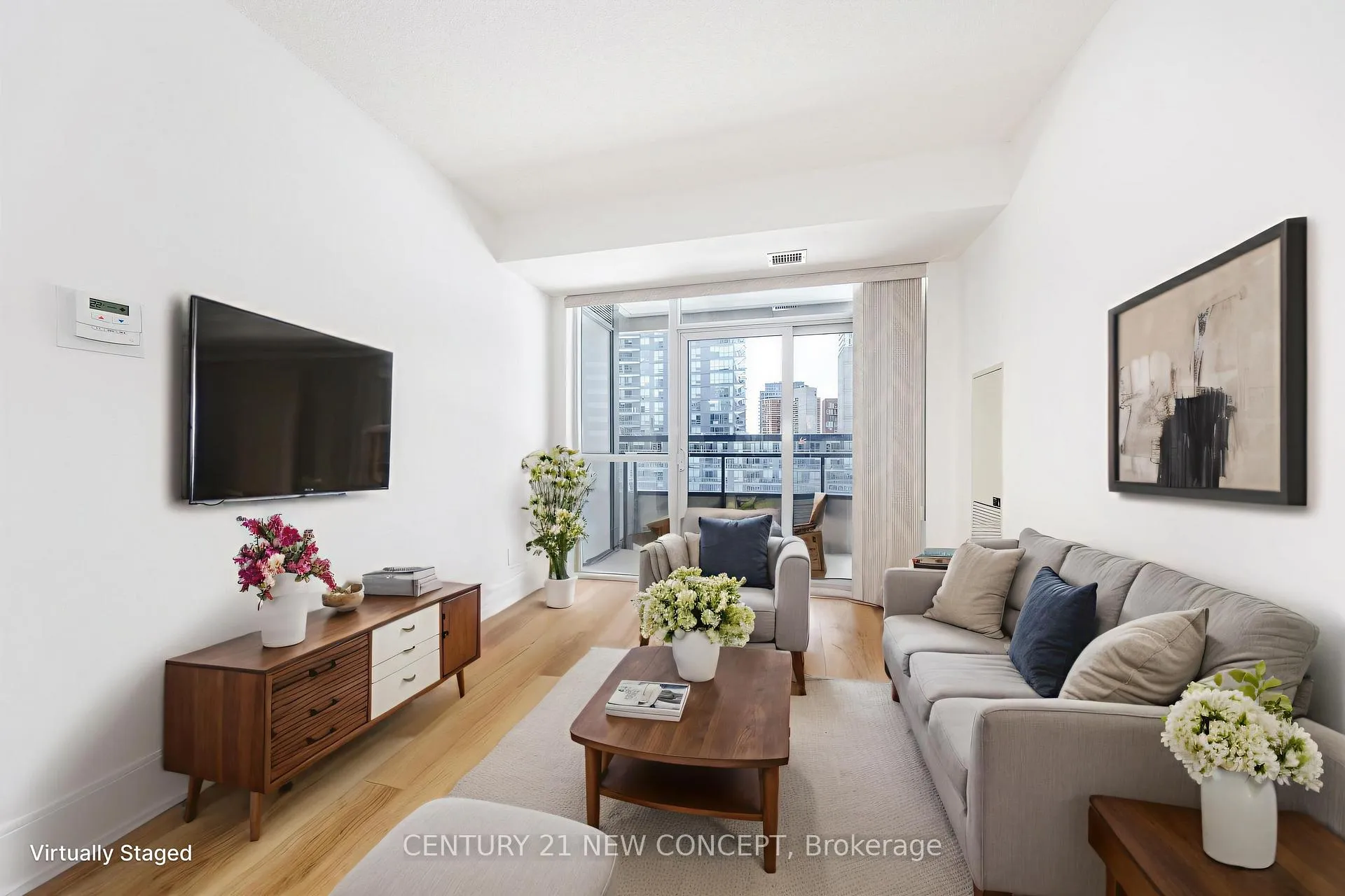 Photo 1 of Unit 619, 70 Roehampton Avenue, Toronto, Mount Pleasant West — HOMEH
