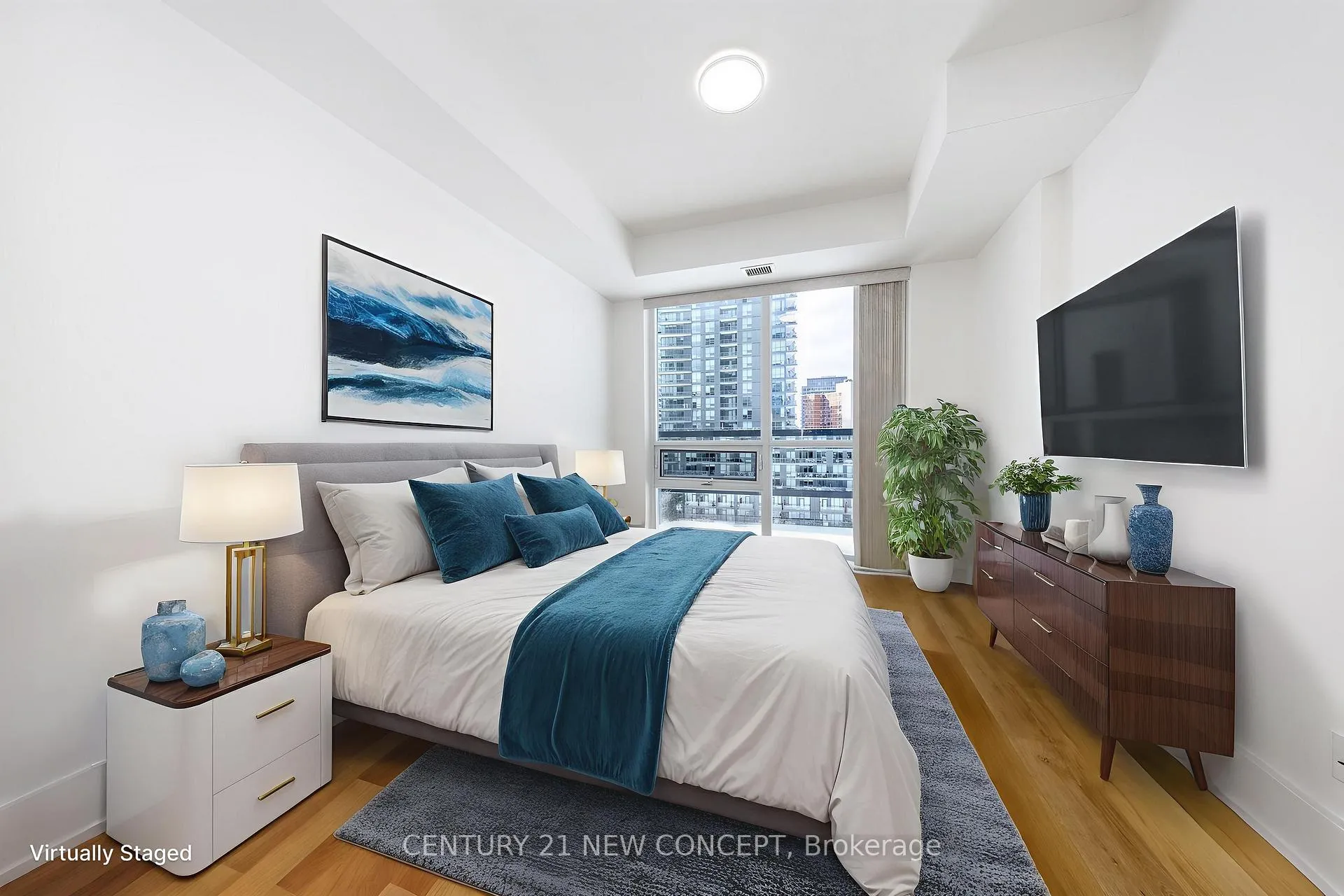 Photo 3 of Unit 619, 70 Roehampton Avenue, Toronto, Mount Pleasant West — HOMEH