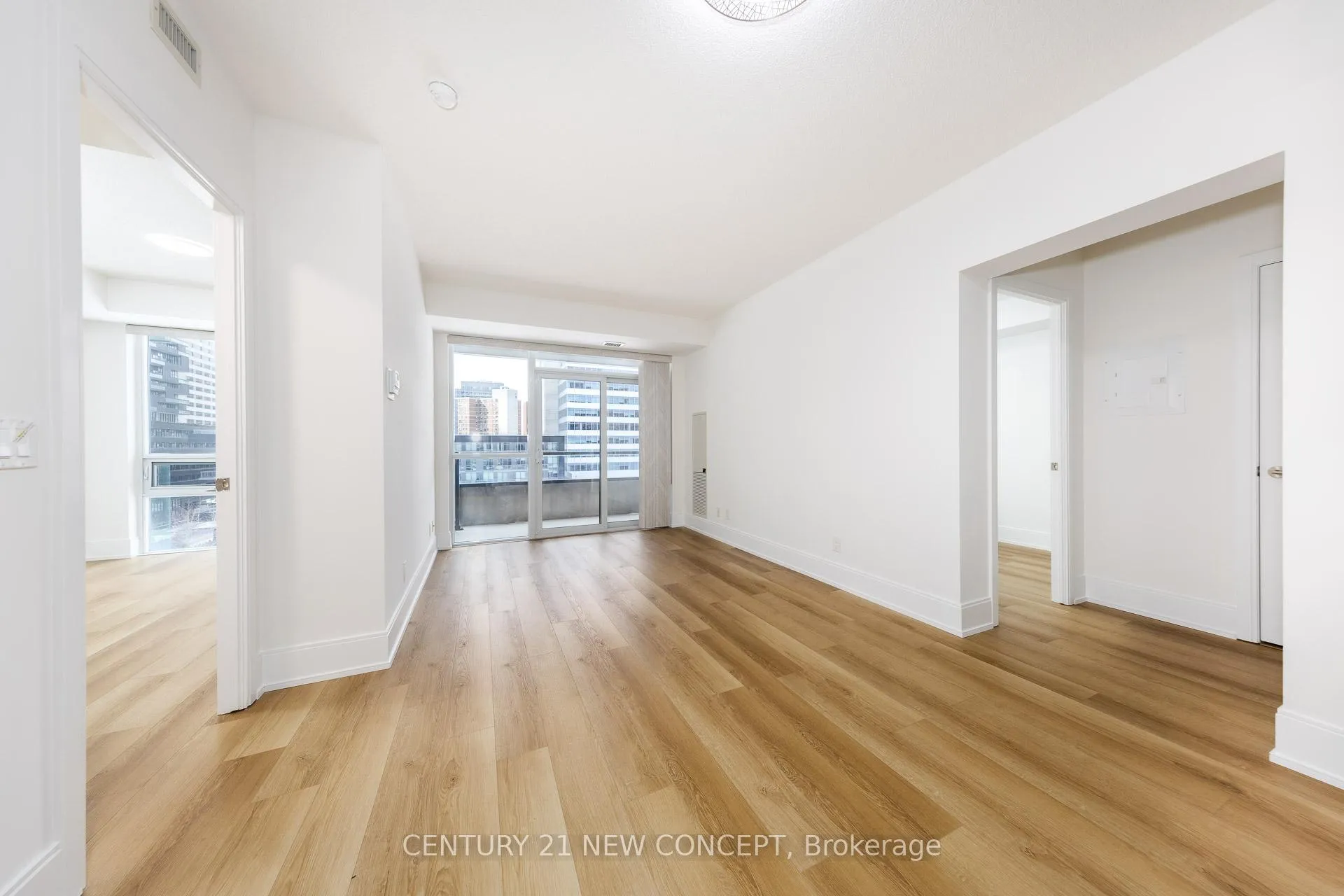 Photo 12 of Unit 619, 70 Roehampton Avenue, Toronto, Mount Pleasant West — HOMEH