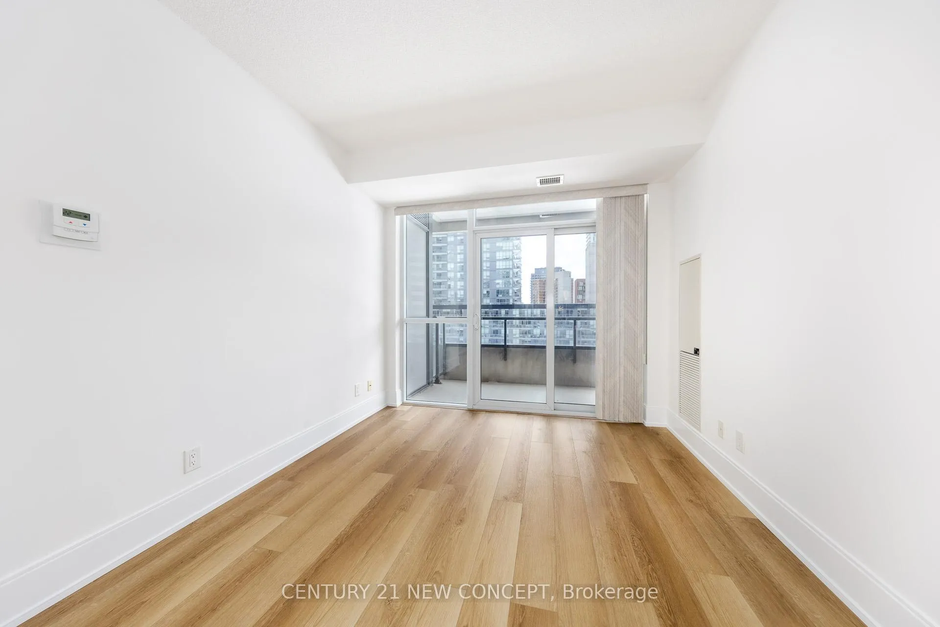 Photo 13 of Unit 619, 70 Roehampton Avenue, Toronto, Mount Pleasant West — HOMEH