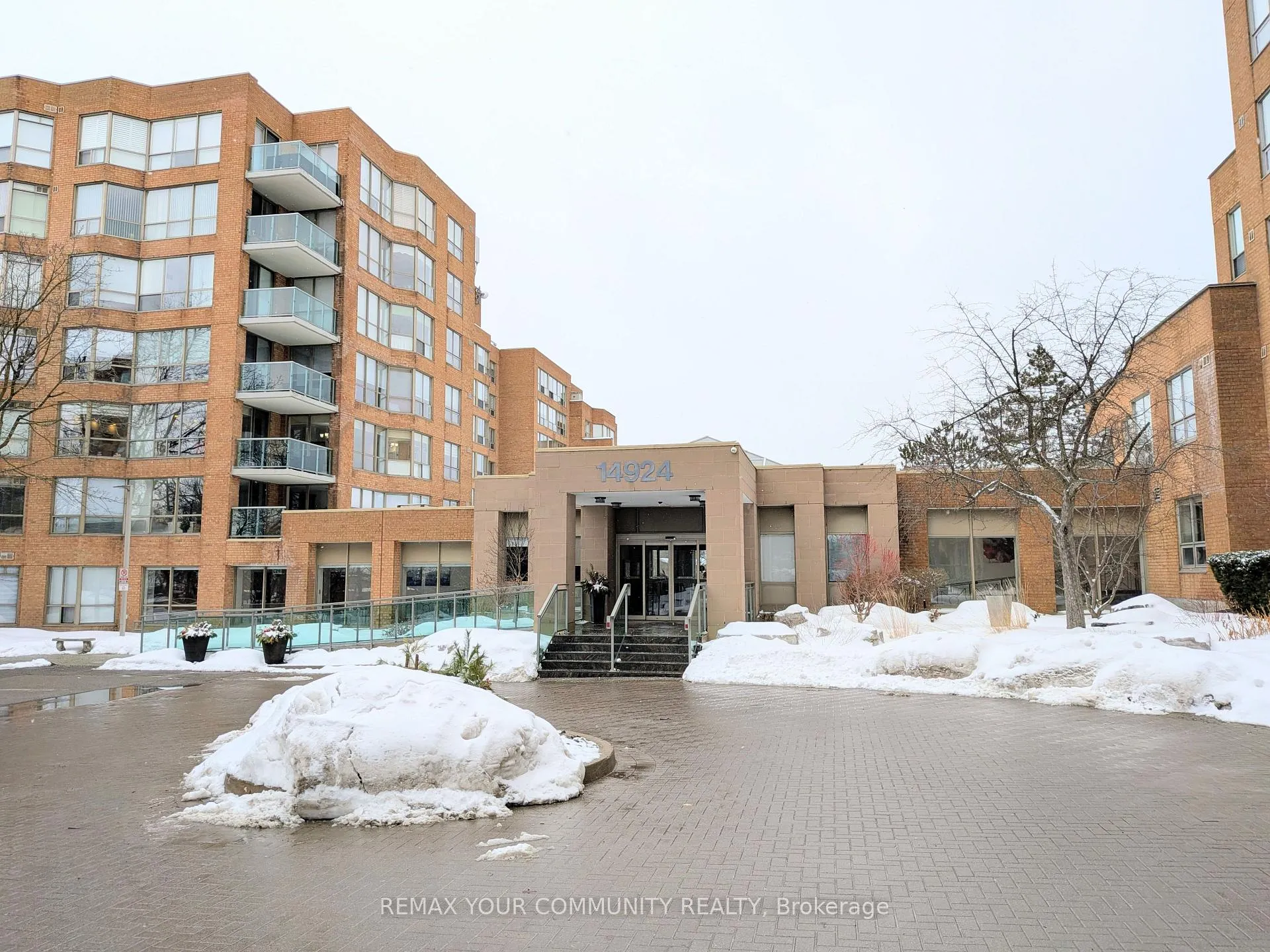 Front of Unit 305, 14924 Yonge Street