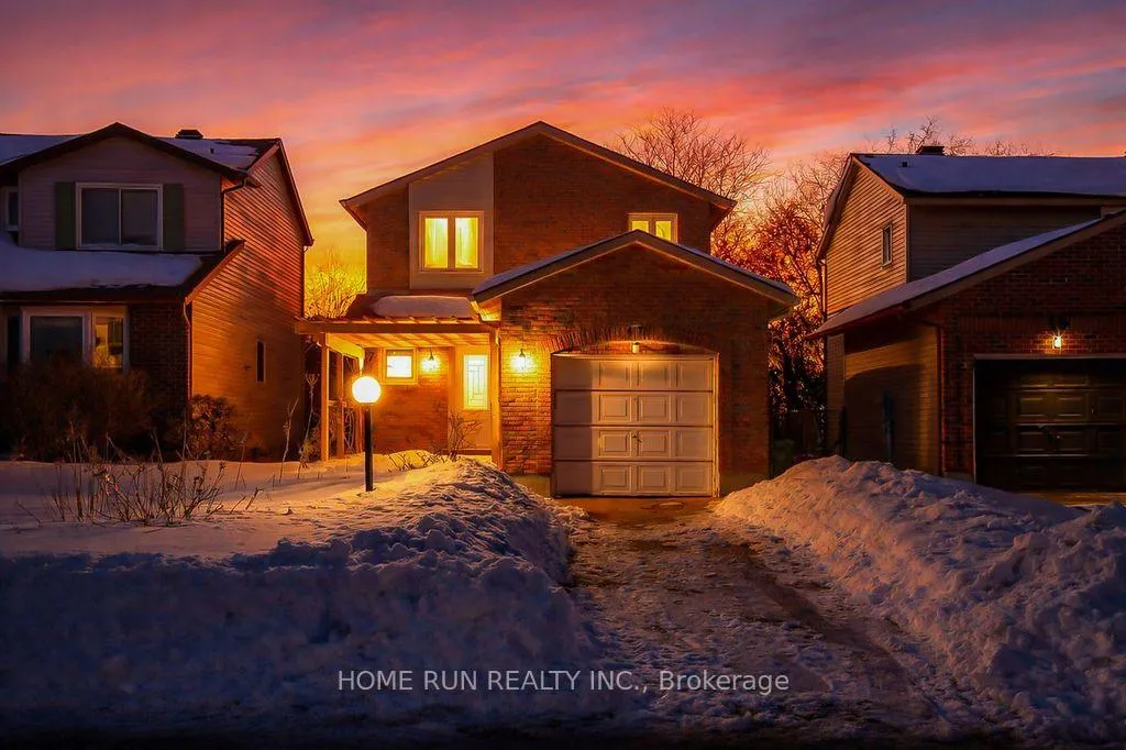 Photo 2 of 47 Coolspring Crescent, Ottawa, Borden Farm/Stewart Farm/Carleton Heights/Parkwood Hills — HOMEH