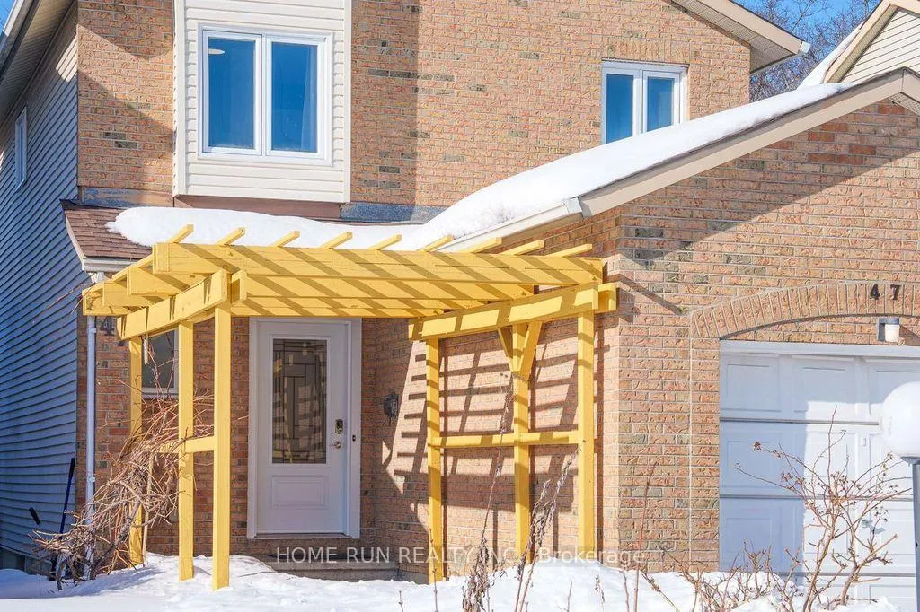 Photo 3 of 47 Coolspring Crescent, Ottawa, Borden Farm/Stewart Farm/Carleton Heights/Parkwood Hills — HOMEH