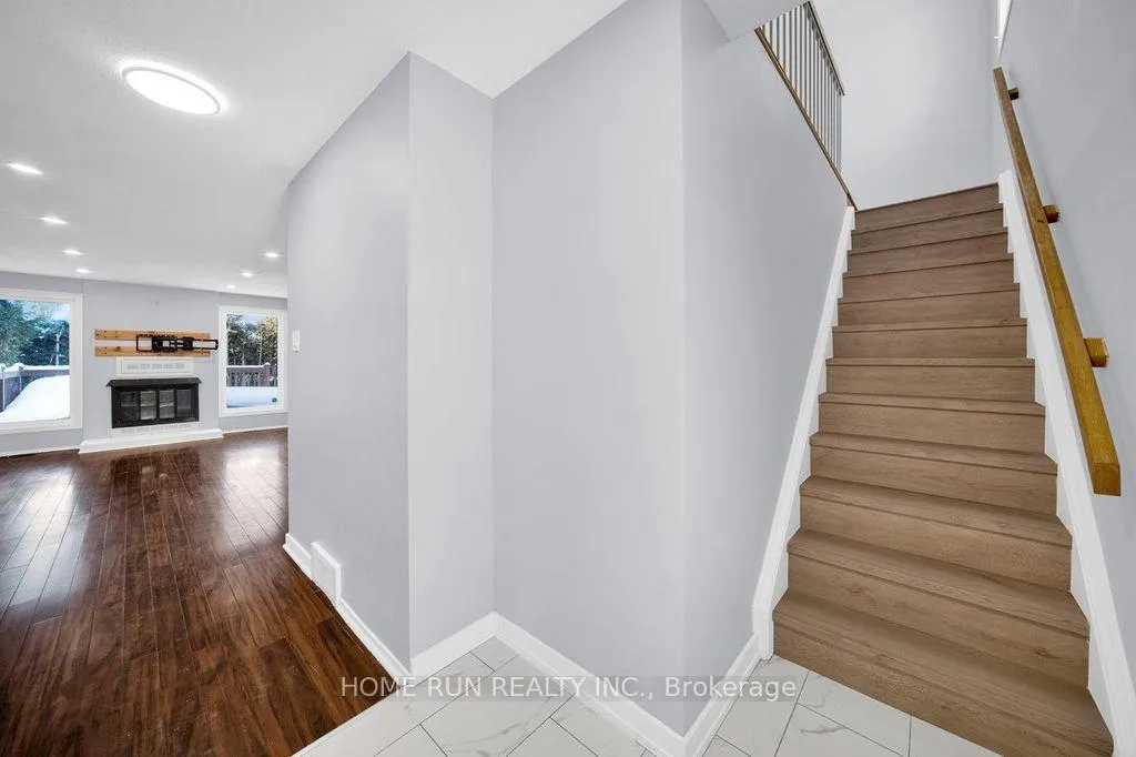 Photo 5 of 47 Coolspring Crescent, Ottawa, Borden Farm/Stewart Farm/Carleton Heights/Parkwood Hills — HOMEH