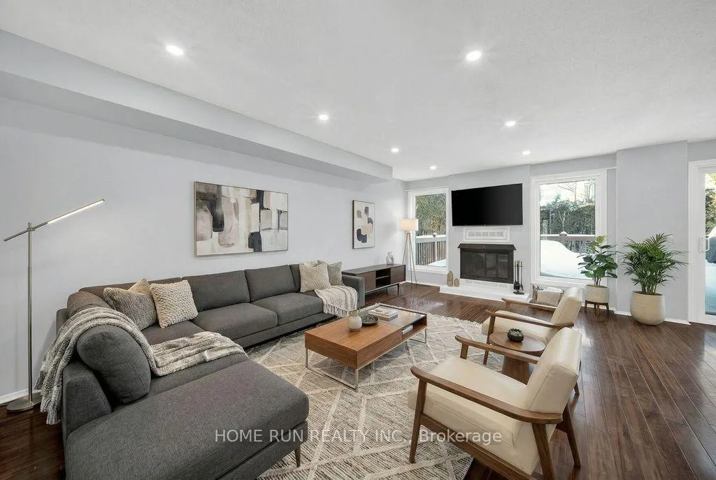 Photo 6 of 47 Coolspring Crescent, Ottawa, Borden Farm/Stewart Farm/Carleton Heights/Parkwood Hills — HOMEH