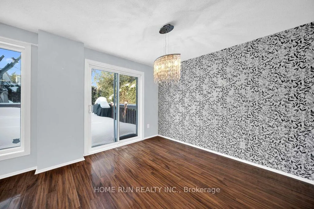 Photo 12 of 47 Coolspring Crescent, Ottawa, Borden Farm/Stewart Farm/Carleton Heights/Parkwood Hills — HOMEH