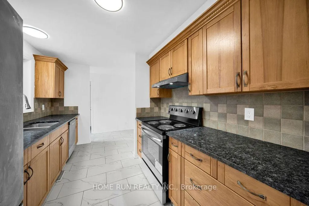 Photo 15 of 47 Coolspring Crescent, Ottawa, Borden Farm/Stewart Farm/Carleton Heights/Parkwood Hills — HOMEH