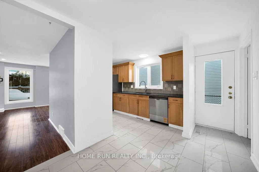 Photo 20 of 47 Coolspring Crescent, Ottawa, Borden Farm/Stewart Farm/Carleton Heights/Parkwood Hills — HOMEH