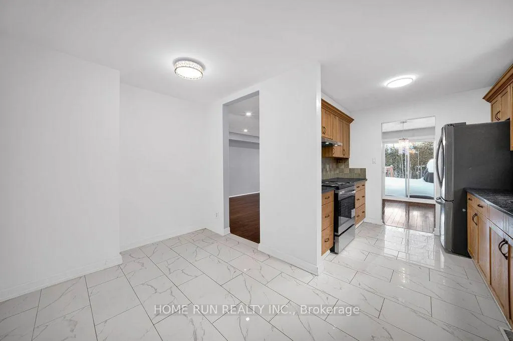 Photo 21 of 47 Coolspring Crescent, Ottawa, Borden Farm/Stewart Farm/Carleton Heights/Parkwood Hills — HOMEH