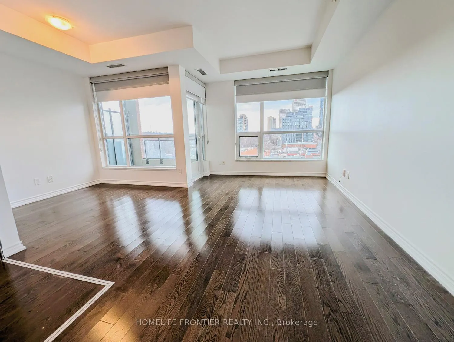 Photo 5 of Unit 614, 23 Glebe Road W, Toronto, Yonge-Eglinton — HOMEH