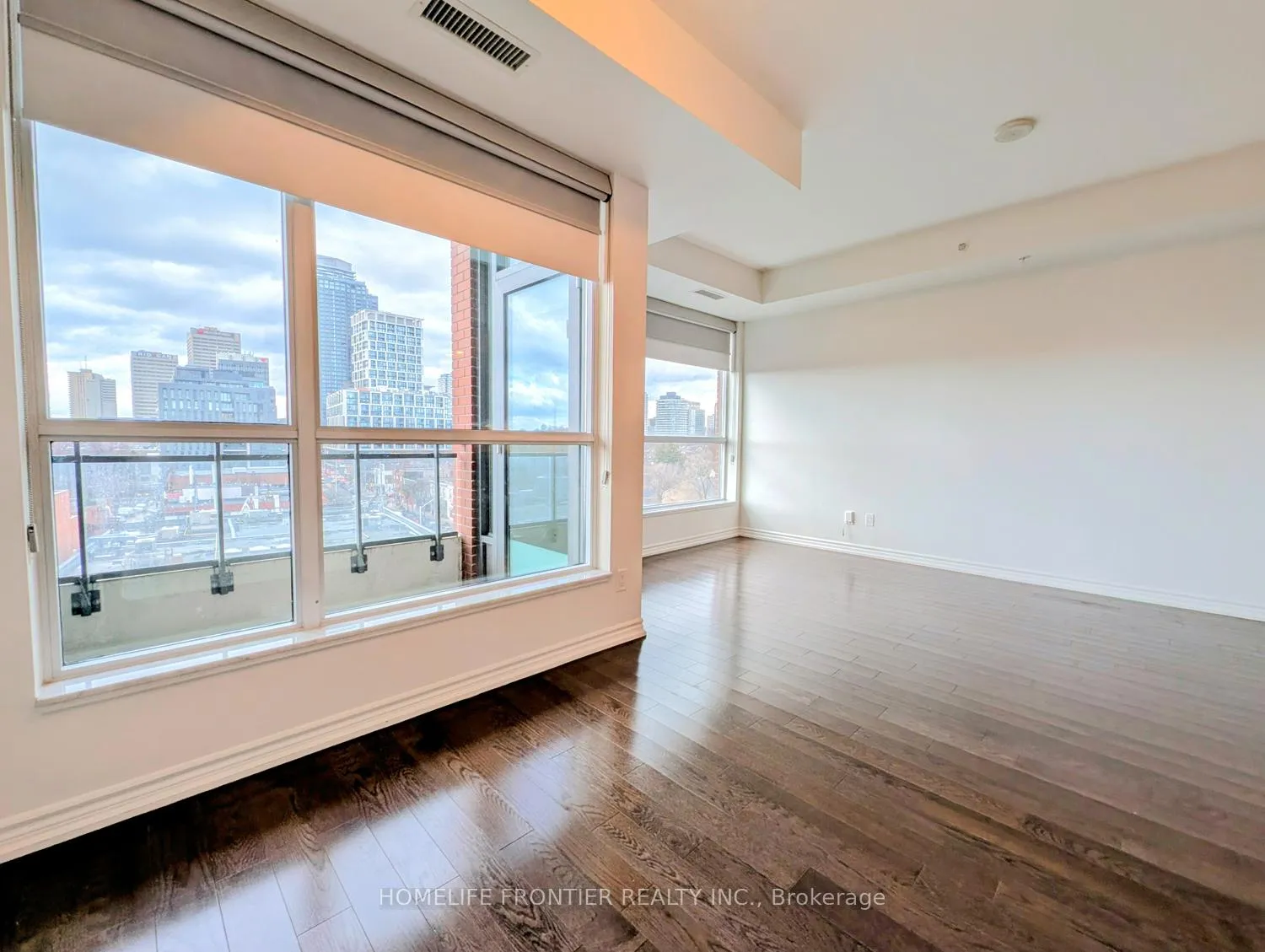 Photo 6 of Unit 614, 23 Glebe Road W, Toronto, Yonge-Eglinton — HOMEH
