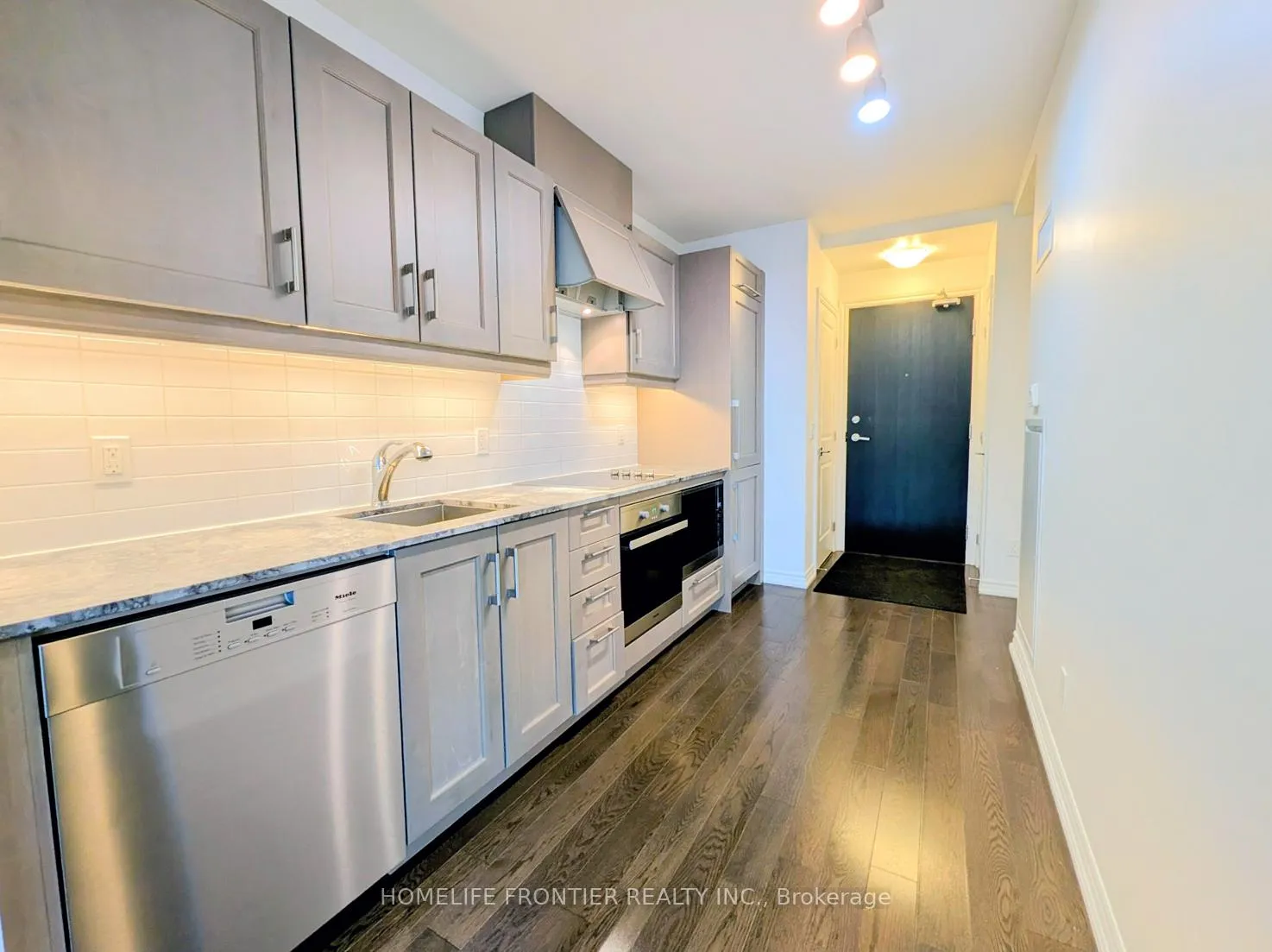 Photo 8 of Unit 614, 23 Glebe Road W, Toronto, Yonge-Eglinton — HOMEH