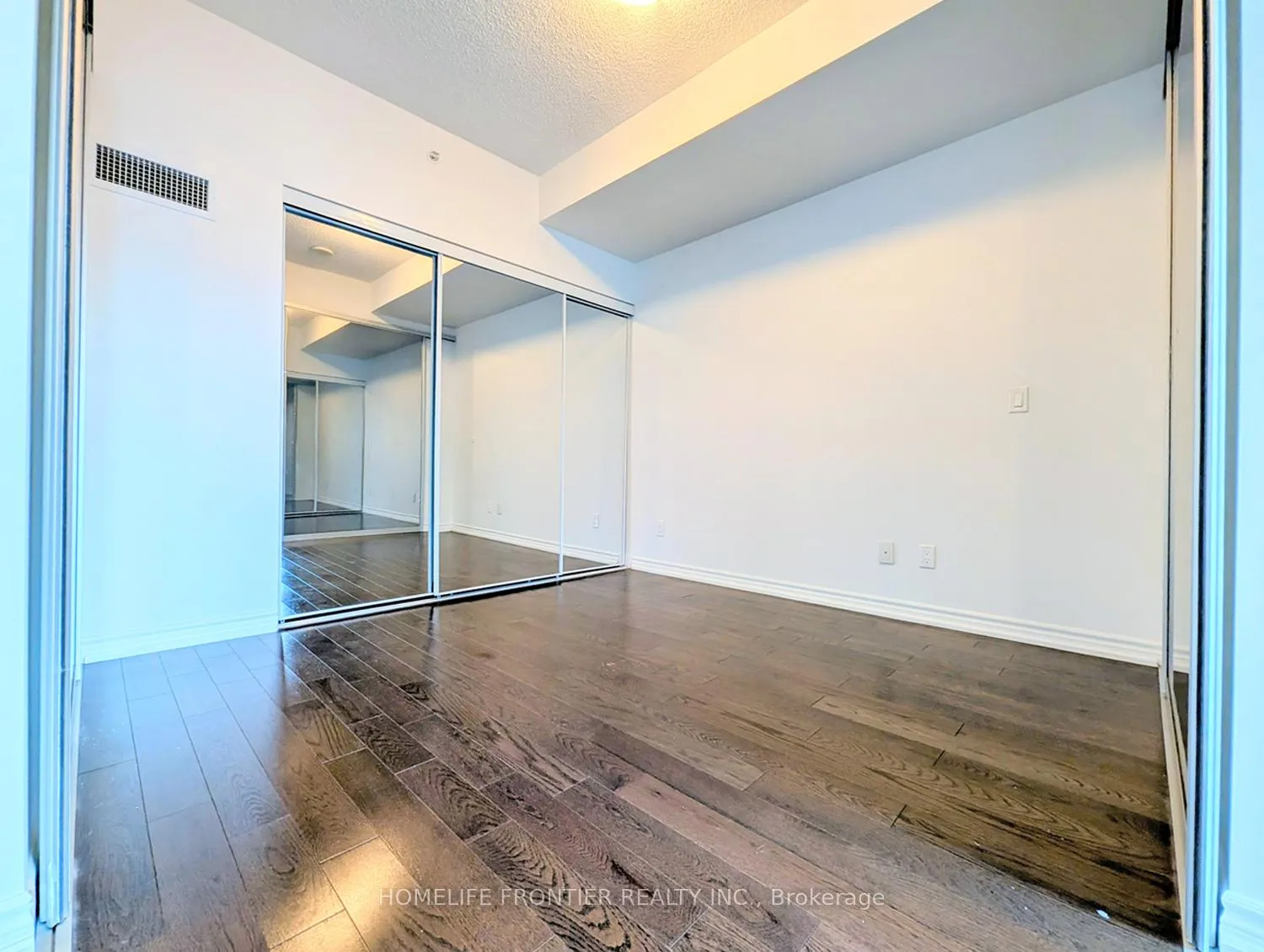 Photo 10 of Unit 614, 23 Glebe Road W, Toronto, Yonge-Eglinton — HOMEH