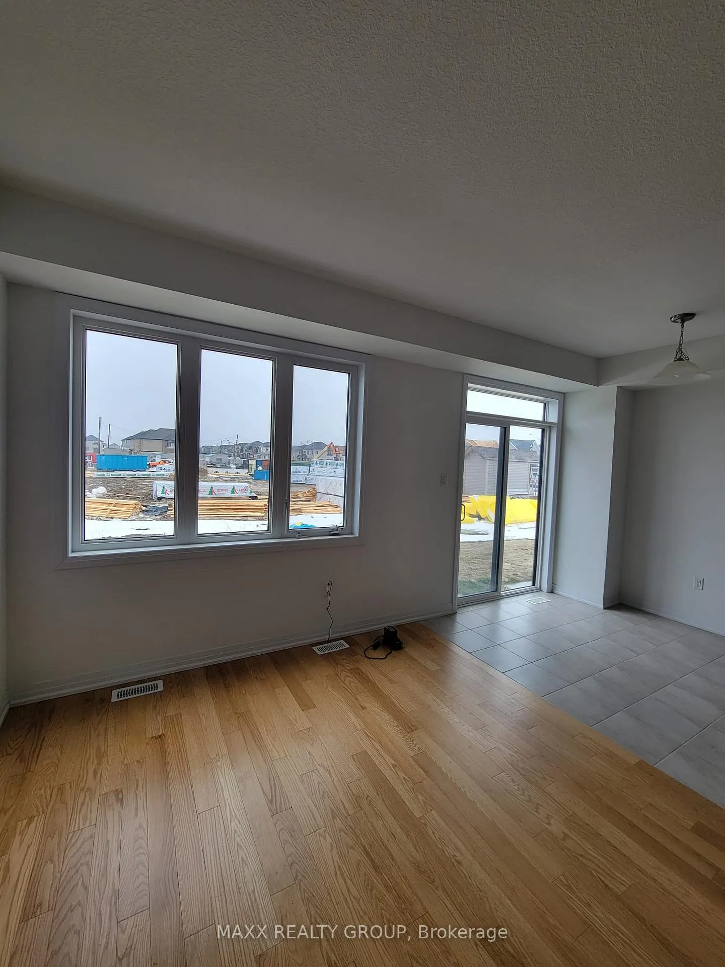 Photo 6 of 111 Brighton Lane, Thorold, Rolling Meadows — HOMEH