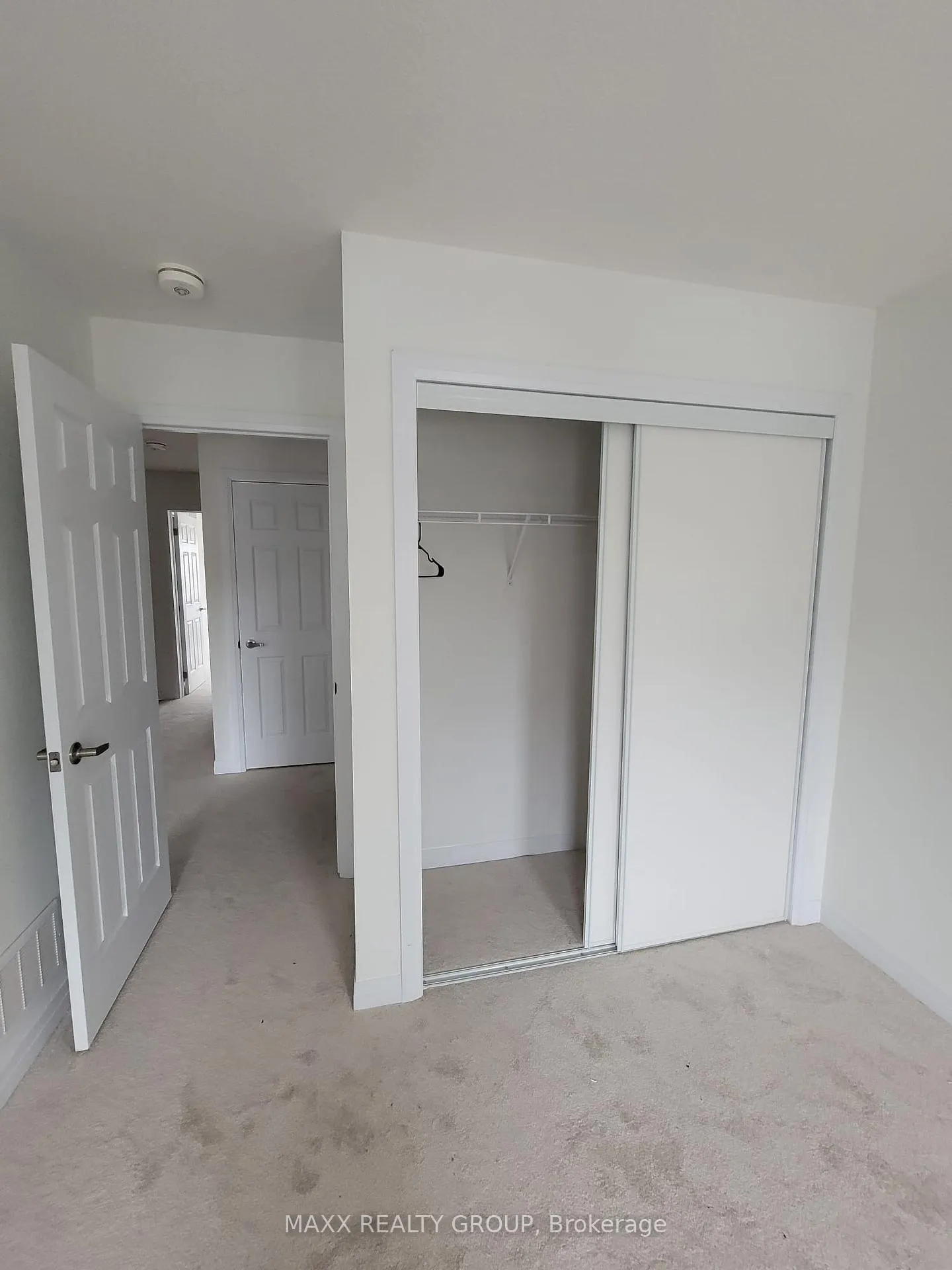 Photo 11 of 111 Brighton Lane, Thorold, Rolling Meadows — HOMEH