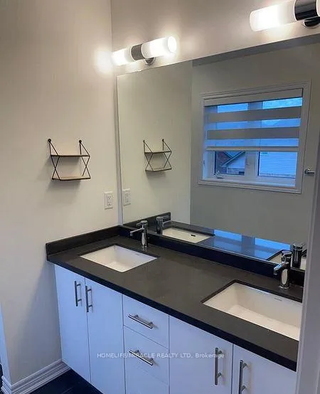 Photo 4 of 103 Starfire Crescent, Hamilton, Stoney Creek — HOMEH