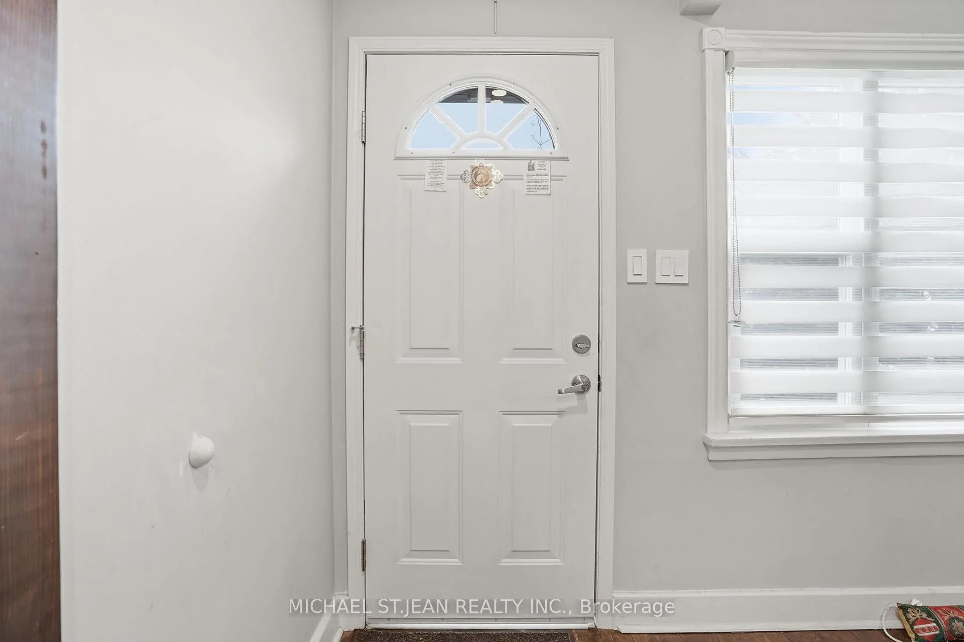 Photo 6 of 40 Runcorn Street, St. Catharines, Port Weller — HOMEH