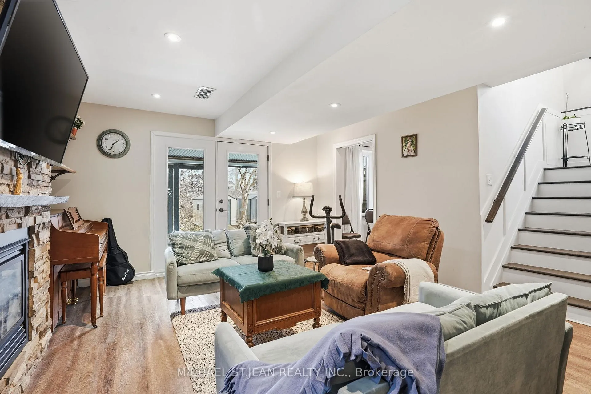 Photo 32 of 40 Runcorn Street, St. Catharines, Port Weller — HOMEH