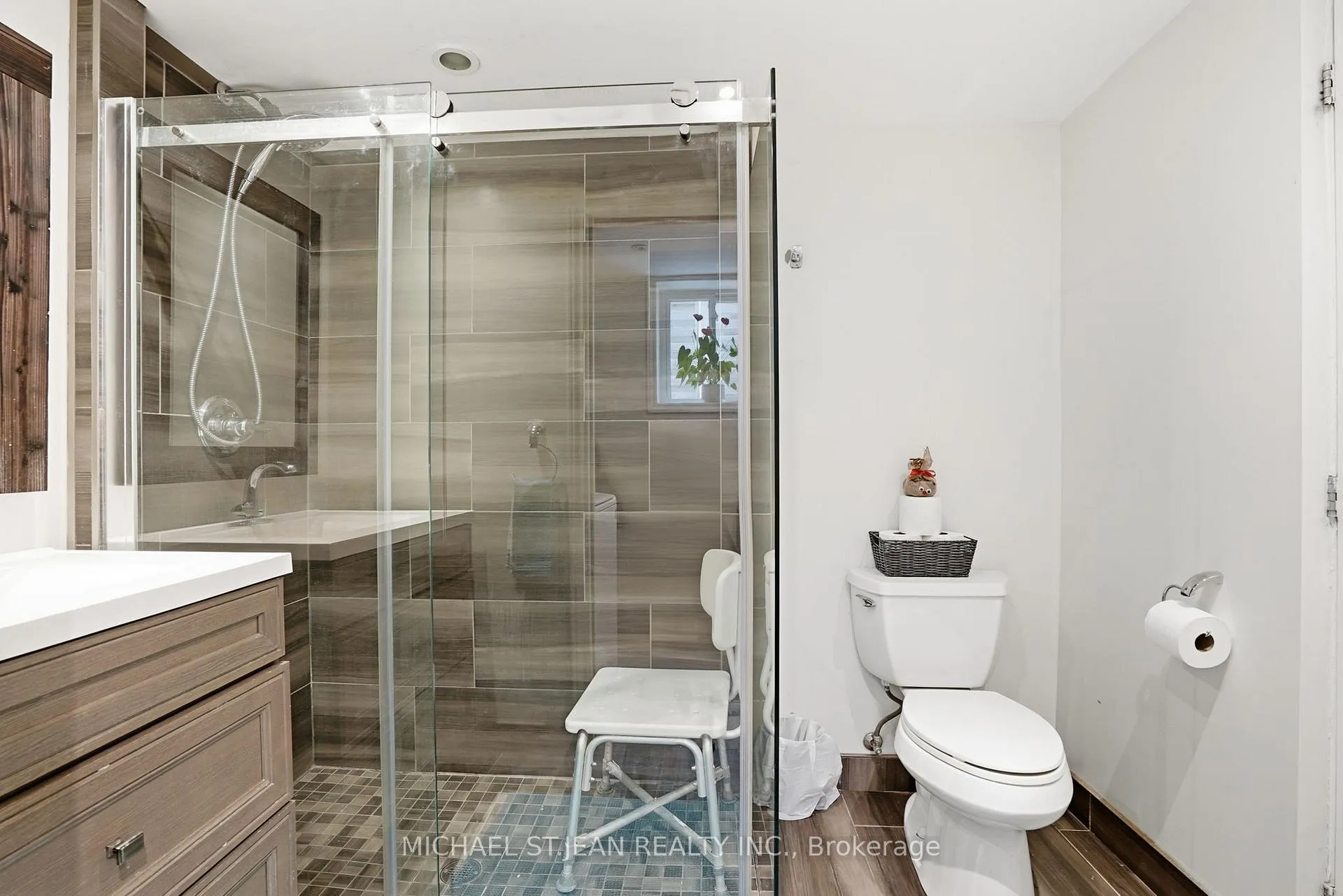 Photo 35 of 40 Runcorn Street, St. Catharines, Port Weller — HOMEH