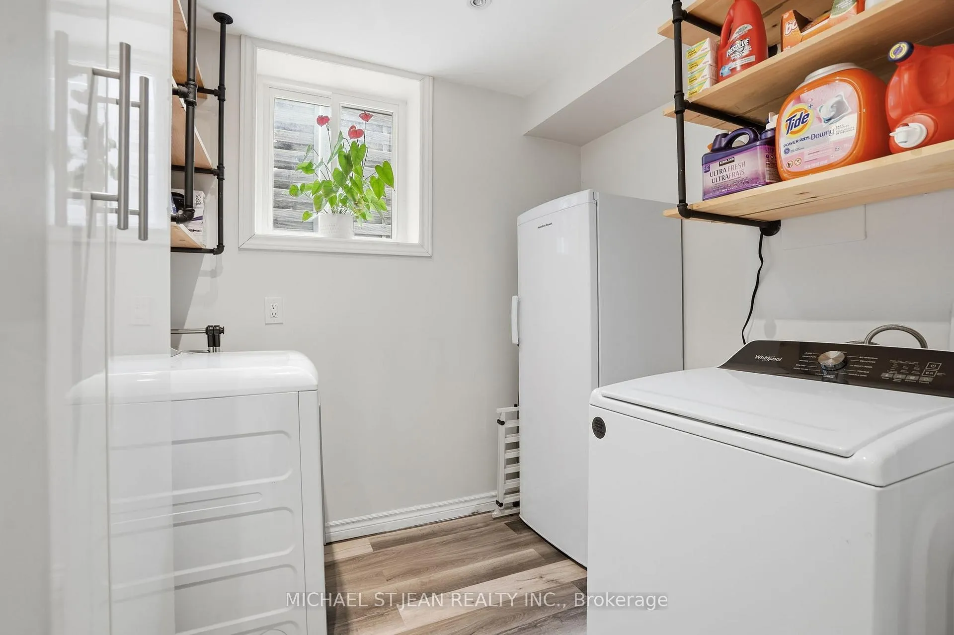 Photo 36 of 40 Runcorn Street, St. Catharines, Port Weller — HOMEH