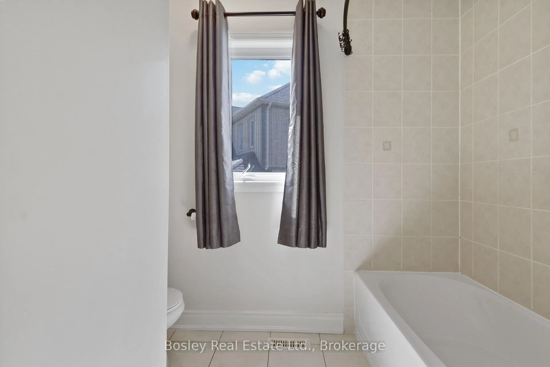 Photo 13 of Unit UPPER, 13 Cooper Street, Collingwood — HOMEH