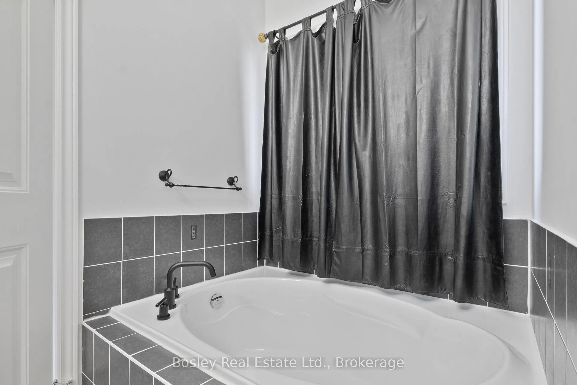 Photo 26 of Unit UPPER, 13 Cooper Street, Collingwood — HOMEH