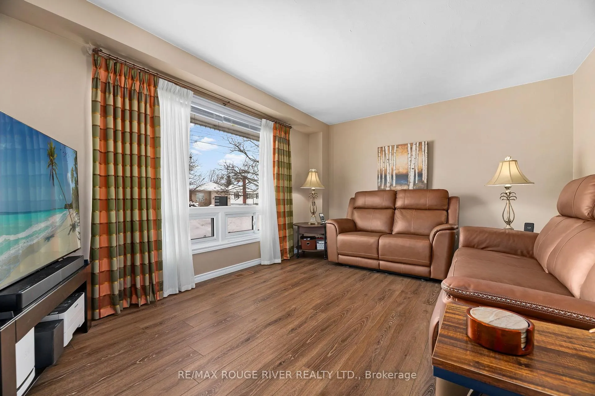 Photo 5 of 128 Fradette Avenue, Peterborough, Otonabee Ward 1 — HOMEH