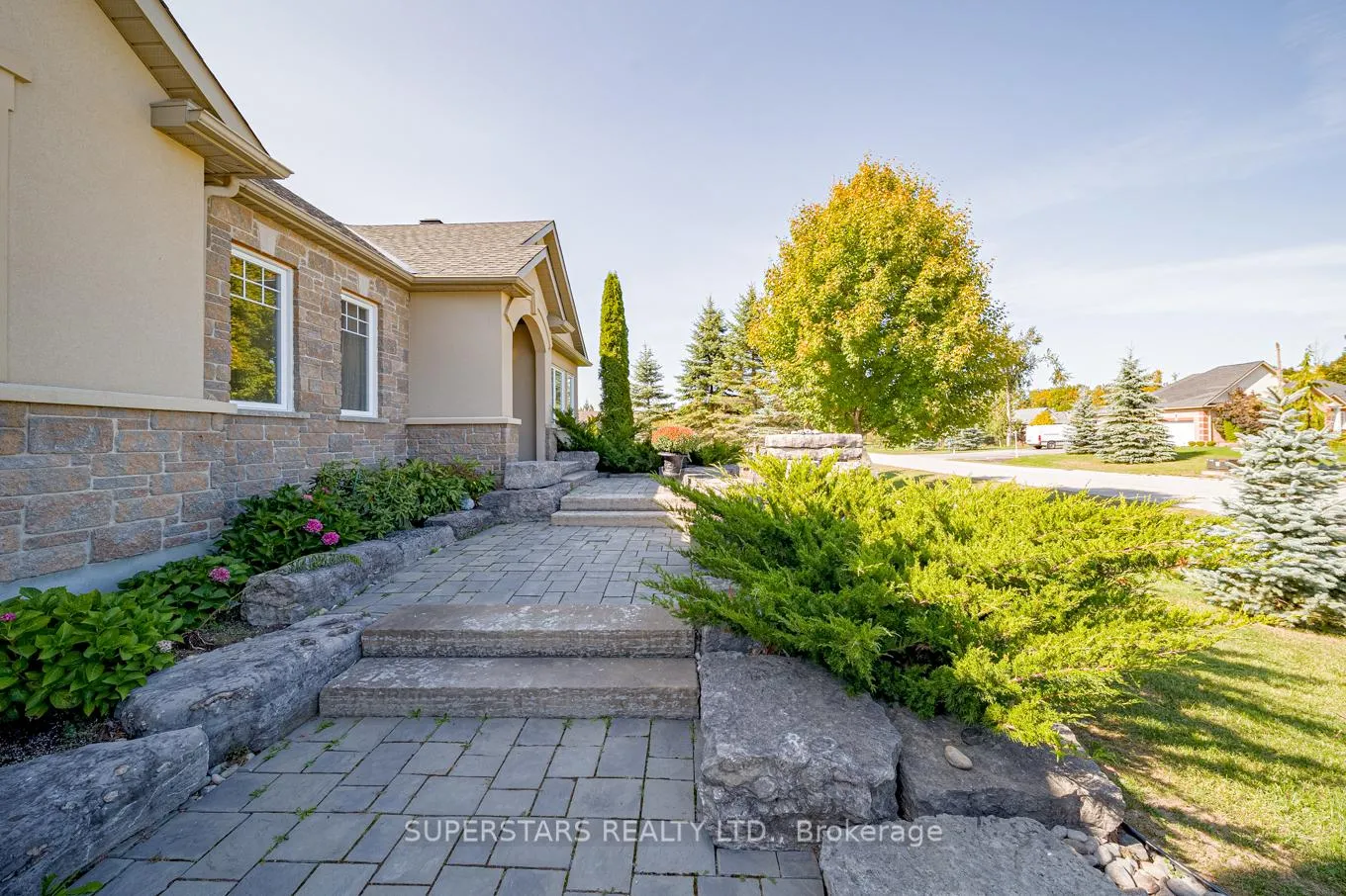 Photo 2 of 36 Red Oak Crescent, Oro-Medonte, Shanty Bay — HOMEH