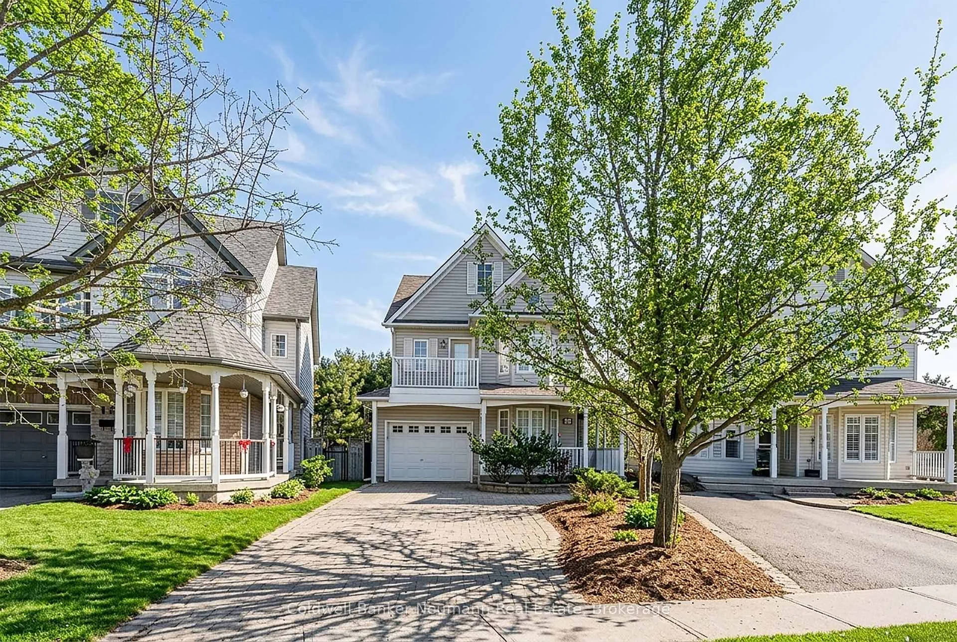 Photo 2 of 18 Carrington Place, Guelph, Kortright West — HOMEH
