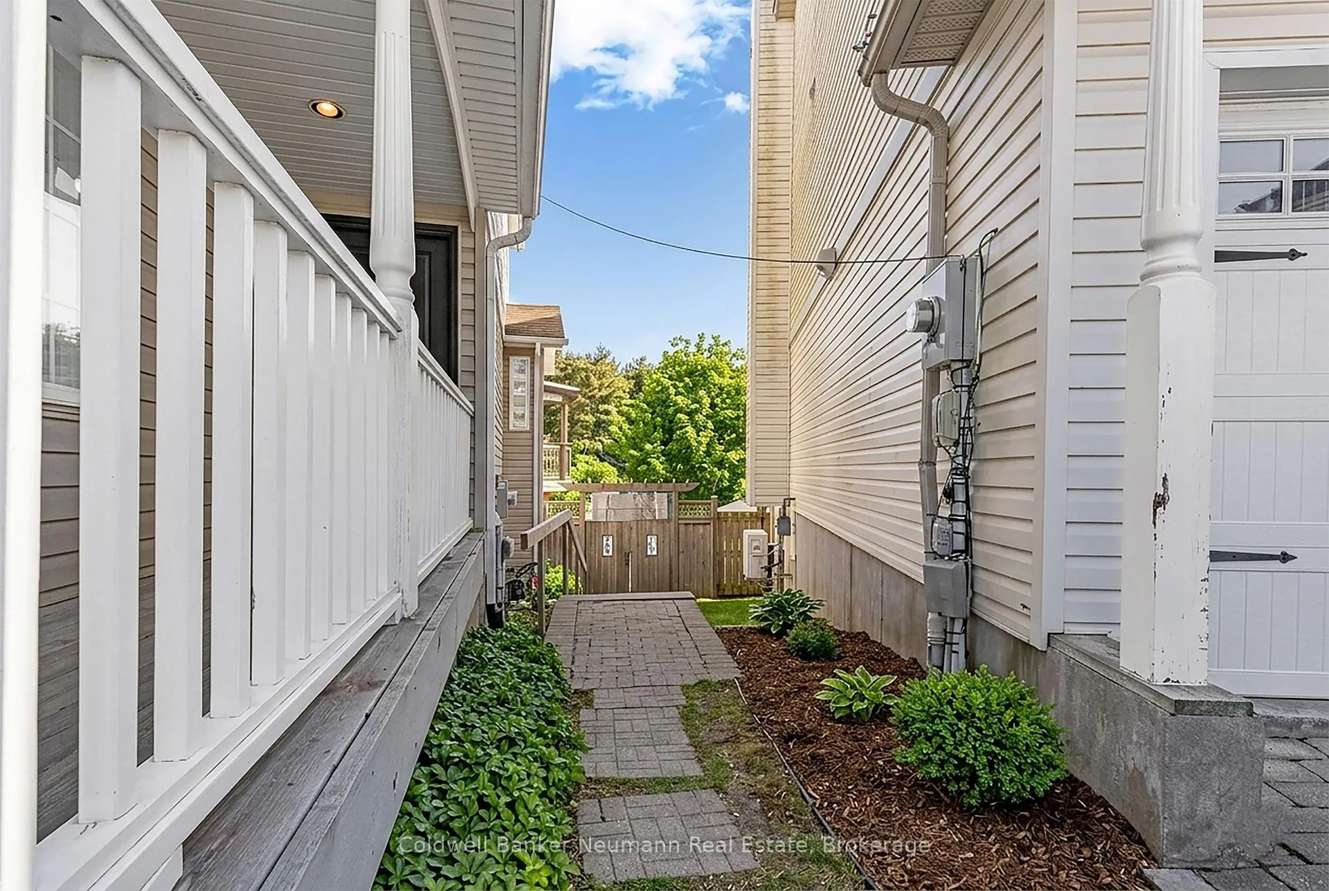 Photo 5 of 18 Carrington Place, Guelph, Kortright West — HOMEH