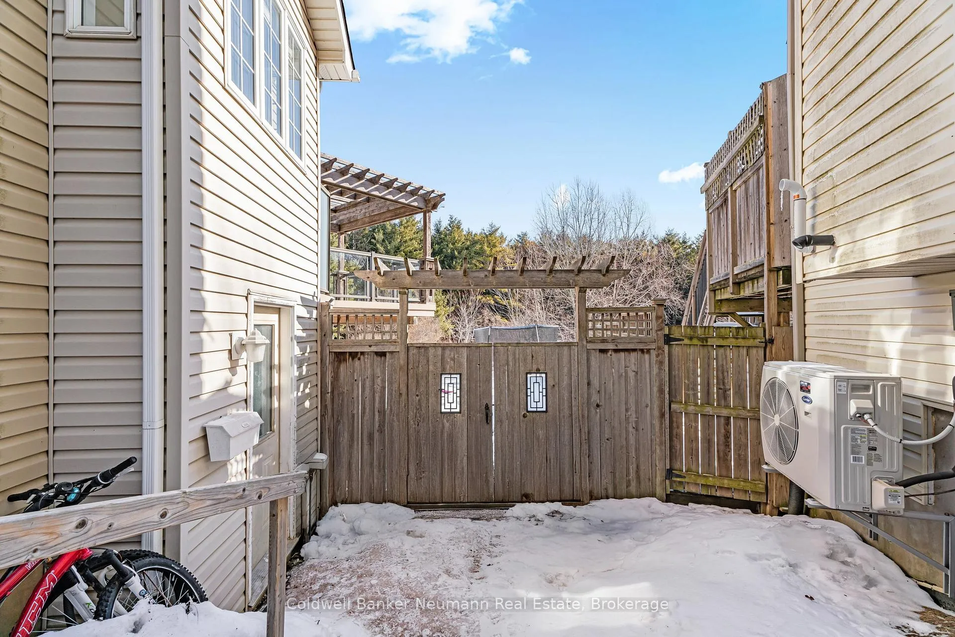 Photo 26 of 18 Carrington Place, Guelph, Kortright West — HOMEH