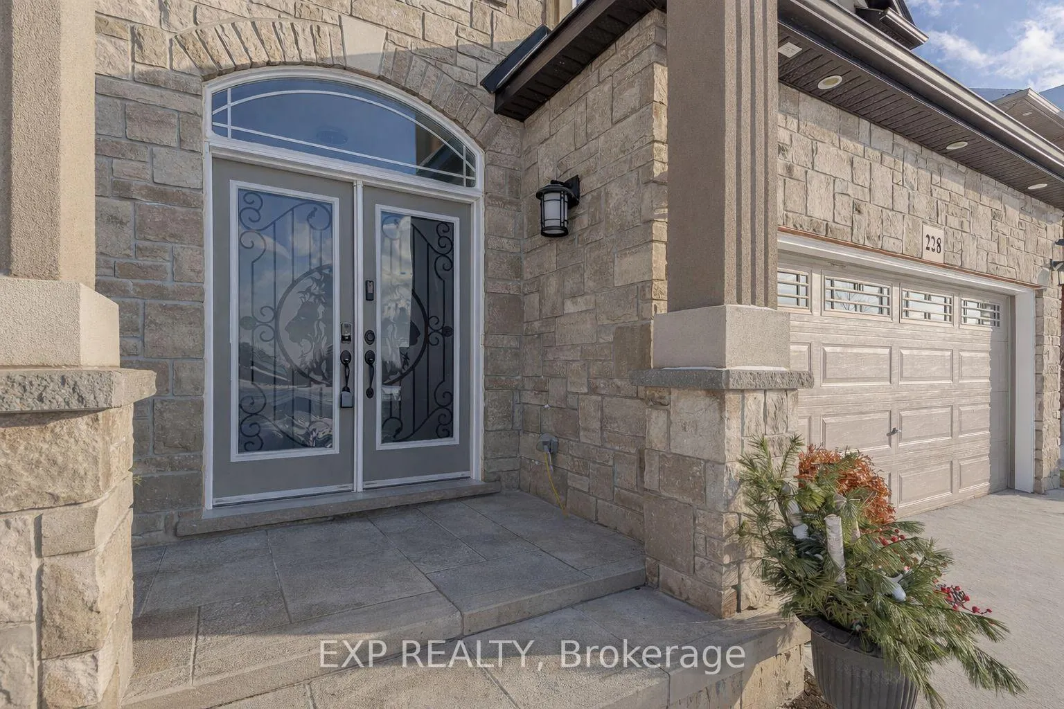 Photo 4 of 228 Greti Drive, Hamilton, Mount Hope — HOMEH