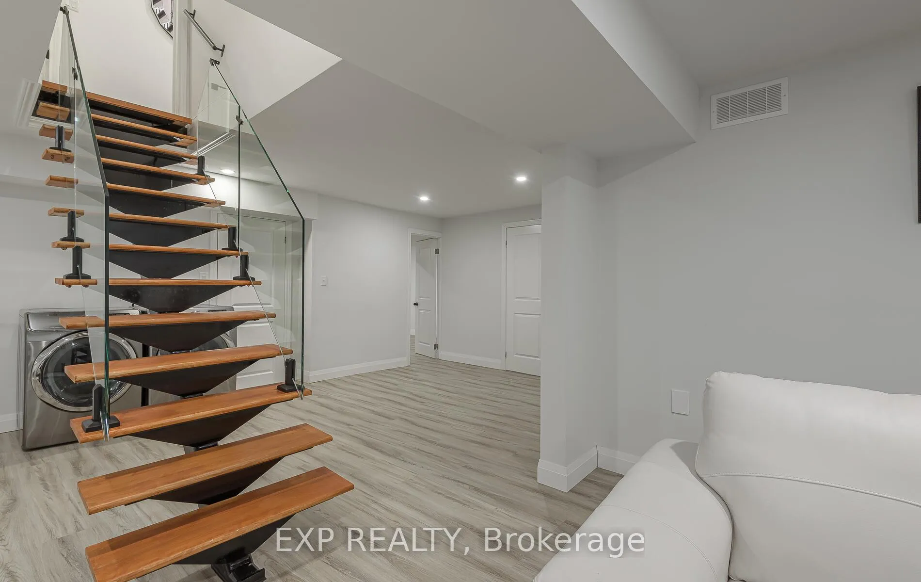 Photo 36 of 228 Greti Drive, Hamilton, Mount Hope — HOMEH