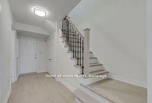 Photo 7 of 26 Pond Drive, Markham, Commerce Valley — HOMEH