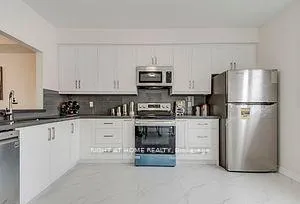 Photo 9 of 26 Pond Drive, Markham, Commerce Valley — HOMEH