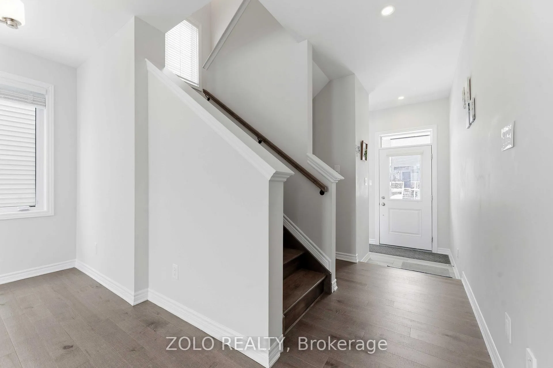 Photo 2 of 4130 Obsidian Street, Ottawa, Barrhaven - Half Moon Bay — HOMEH