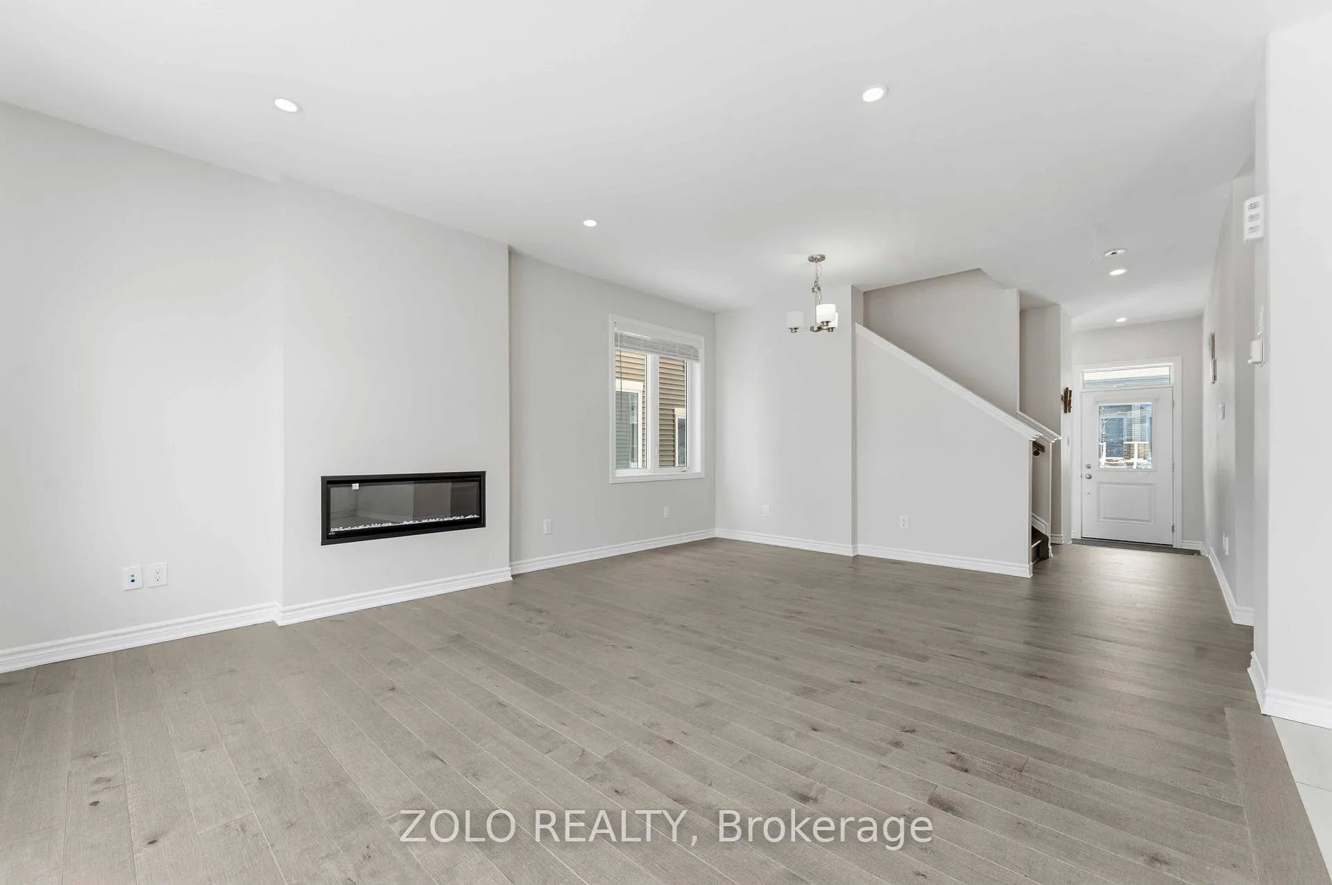 Photo 5 of 4130 Obsidian Street, Ottawa, Barrhaven - Half Moon Bay — HOMEH