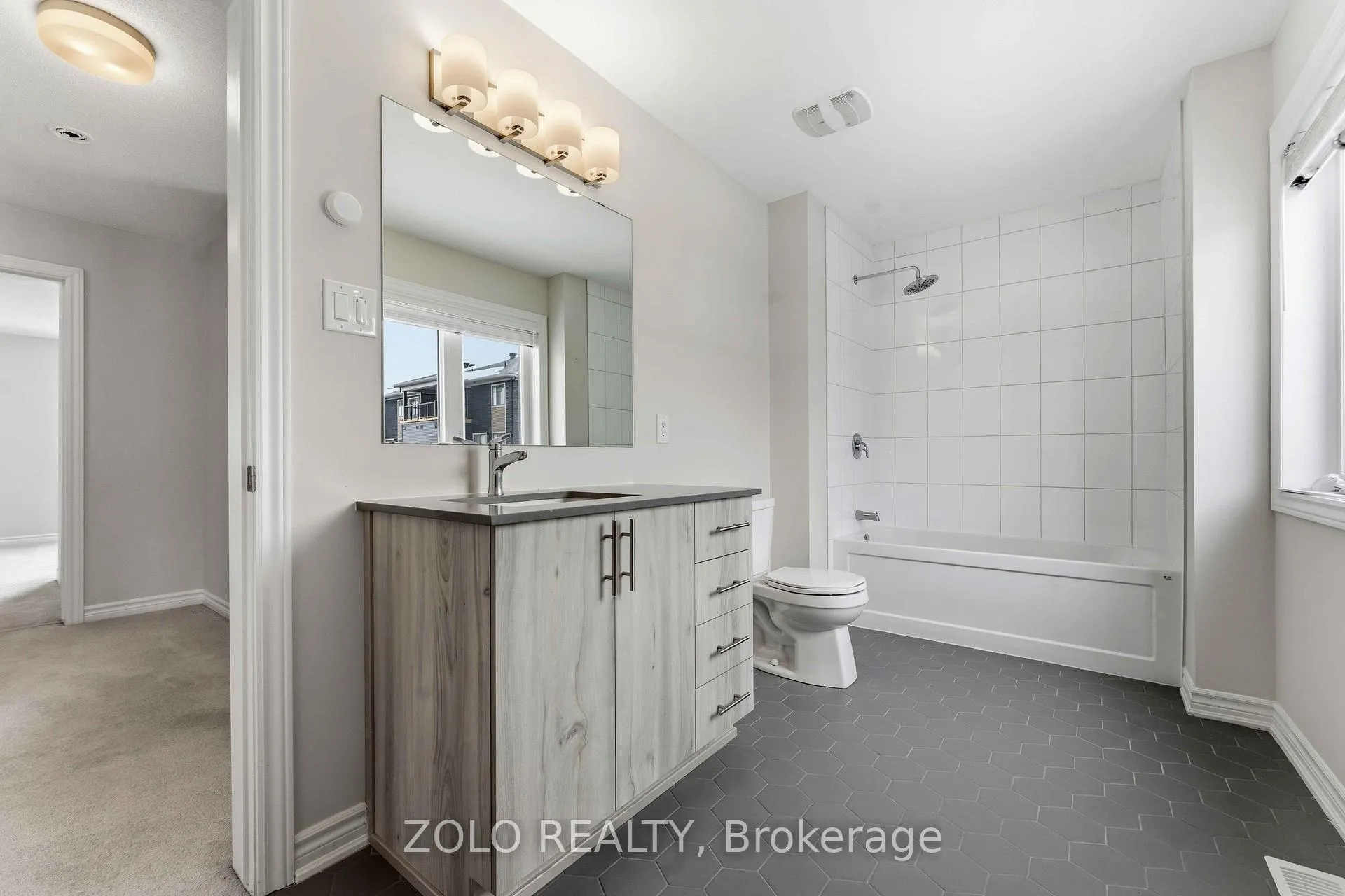 Photo 8 of 4130 Obsidian Street, Ottawa, Barrhaven - Half Moon Bay — HOMEH
