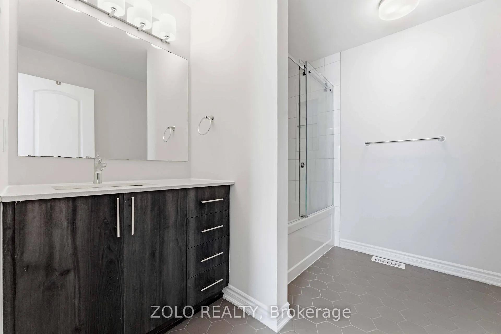 Photo 12 of 4130 Obsidian Street, Ottawa, Barrhaven - Half Moon Bay — HOMEH