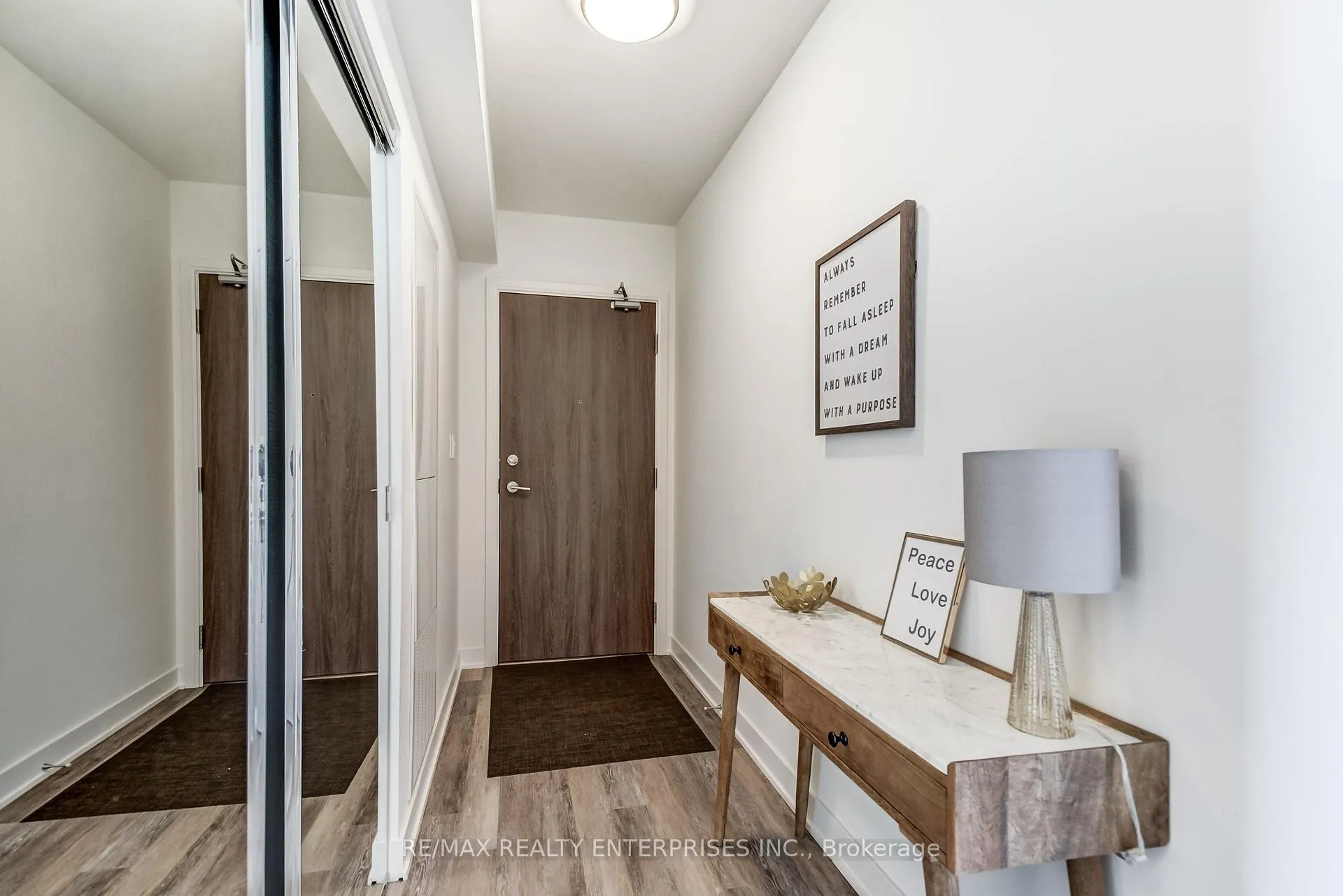 Photo 5 of Unit 1104, 27 Bathurst Street, Toronto, Waterfront Communities — HOMEH