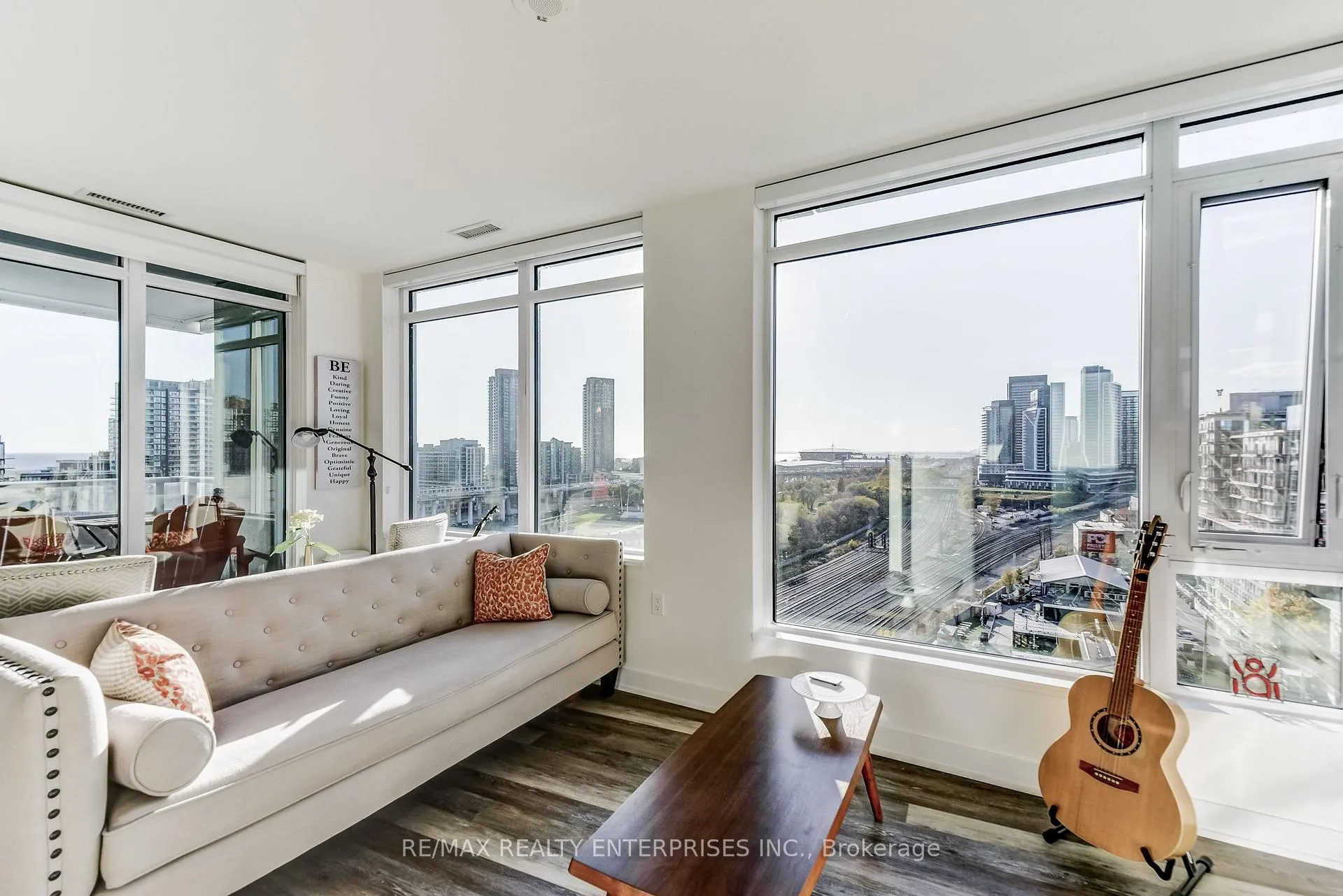 Photo 7 of Unit 1104, 27 Bathurst Street, Toronto, Waterfront Communities — HOMEH