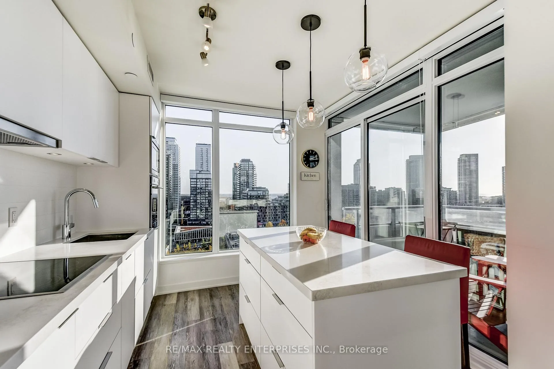 Photo 8 of Unit 1104, 27 Bathurst Street, Toronto, Waterfront Communities — HOMEH
