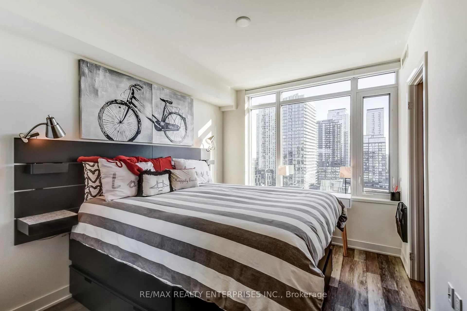 Photo 13 of Unit 1104, 27 Bathurst Street, Toronto, Waterfront Communities — HOMEH