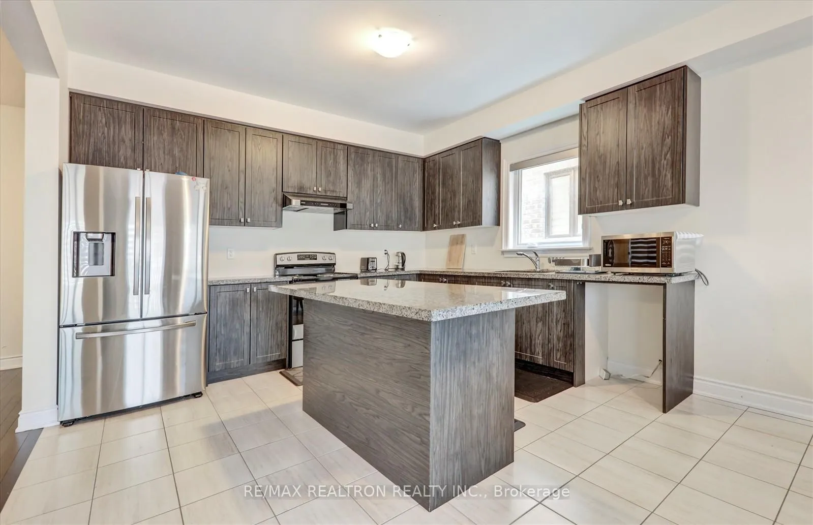 Photo 8 of 96 Kennedy Boulevard, New Tecumseth, Rural New Tecumseth — HOMEH
