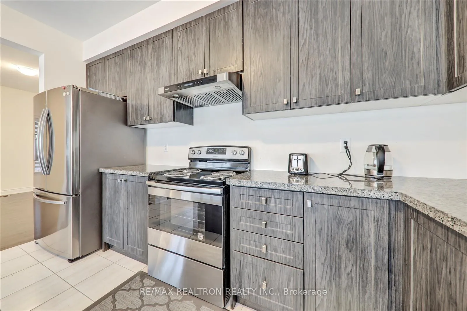 Photo 10 of 96 Kennedy Boulevard, New Tecumseth, Rural New Tecumseth — HOMEH