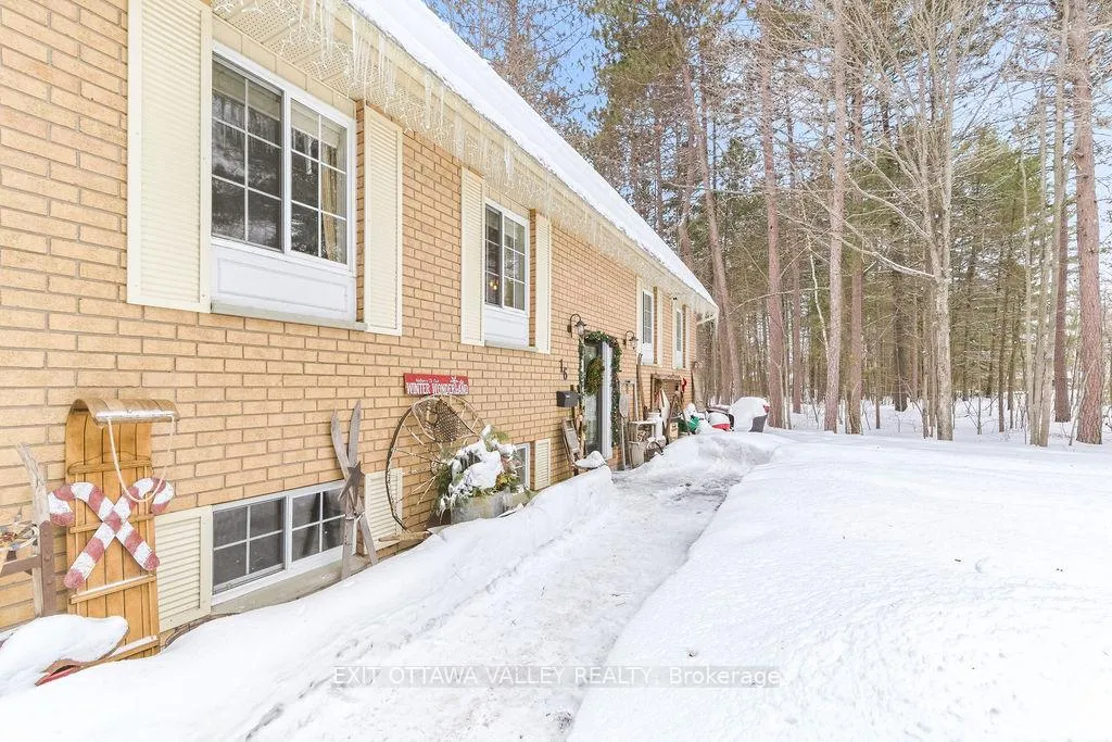Photo 23 of 16 Heritage Drive, Petawawa — HOMEH