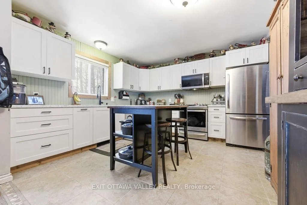Photo 4 of 16 Heritage Drive, Petawawa — HOMEH